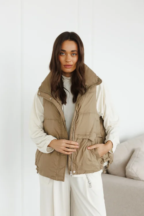 Жіночий пуховий жилет