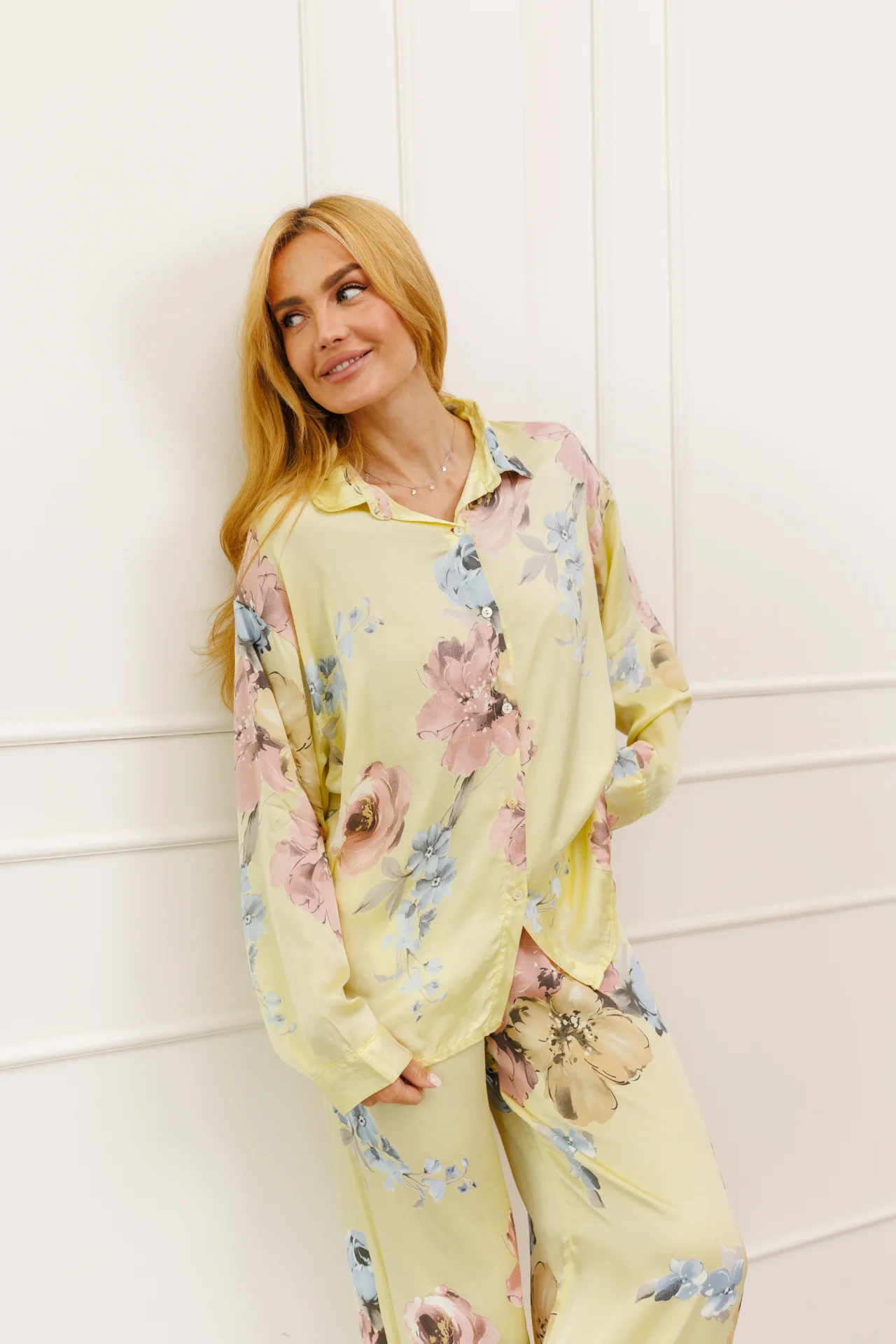 Жіночий костюм із квітковим принтом - Зображення 6