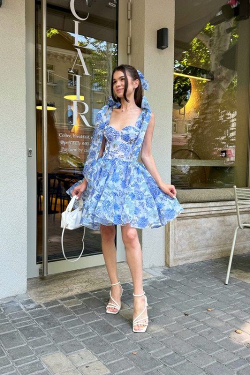 Міні сукня з квіткової органзи блакитна