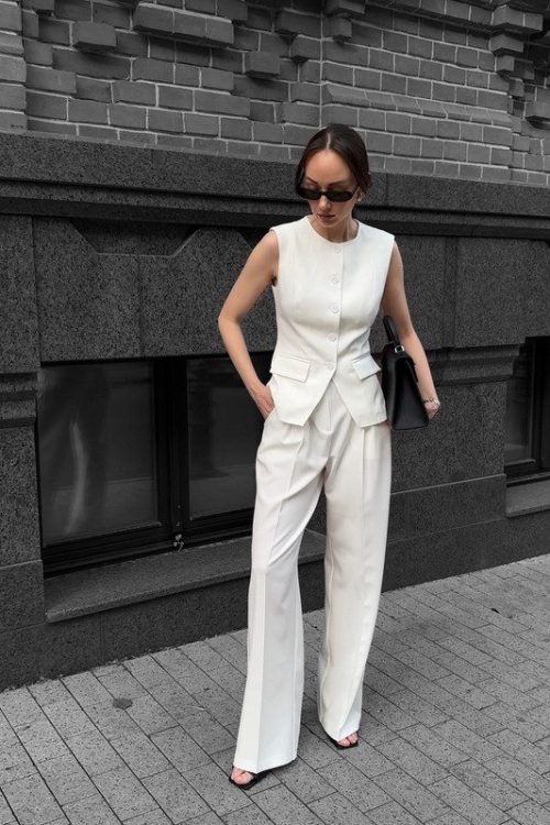 ACCENT white pants