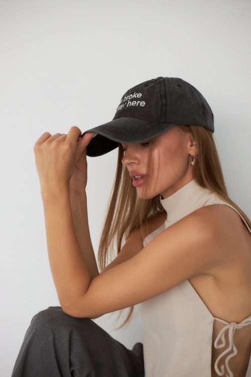 Сіра джинсова кепка too broke to stay here