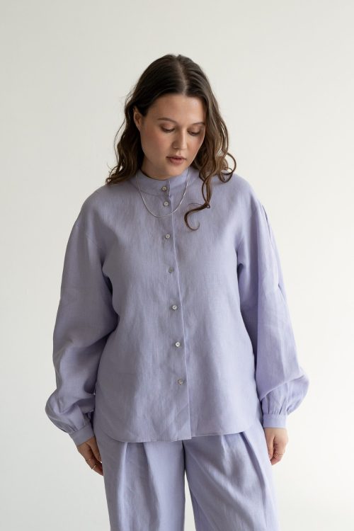 Сорочка зі стійкою та зустрічними складками