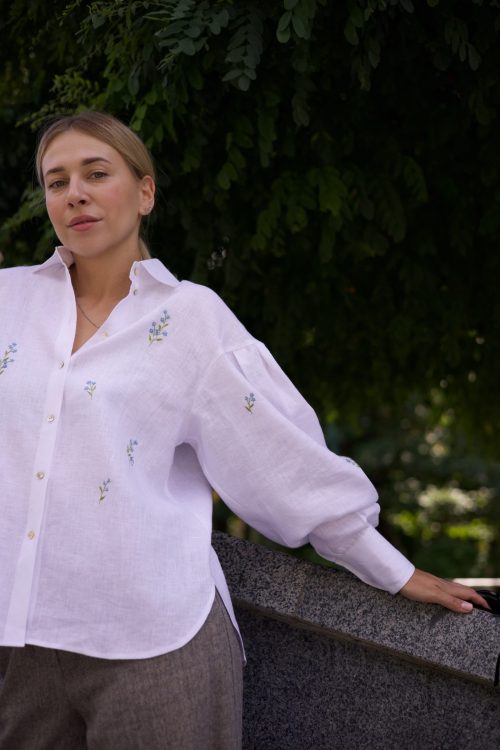 Сорочка з ручною вишивкою квітів льону