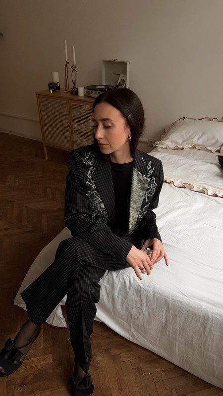 Брючний костюм у смужку - Зображення 2