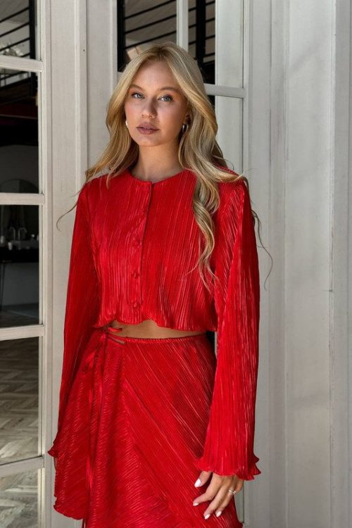 Жіночий костюм двійка: вкорочена сорочка та спідниця на запах