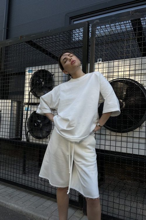 костюм з шортами