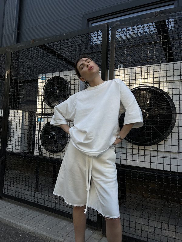 костюм з шортами