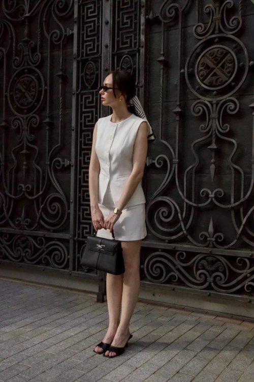 Спідниця із розрізом білий