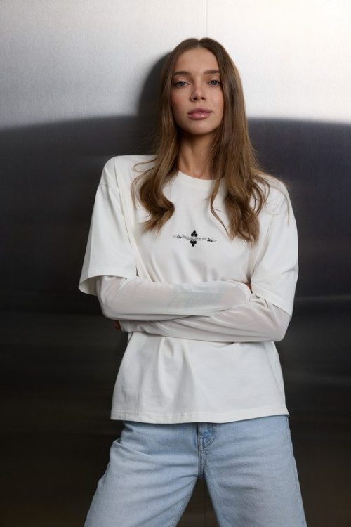 Футболка з напівпрозорими сітчастим рукавами