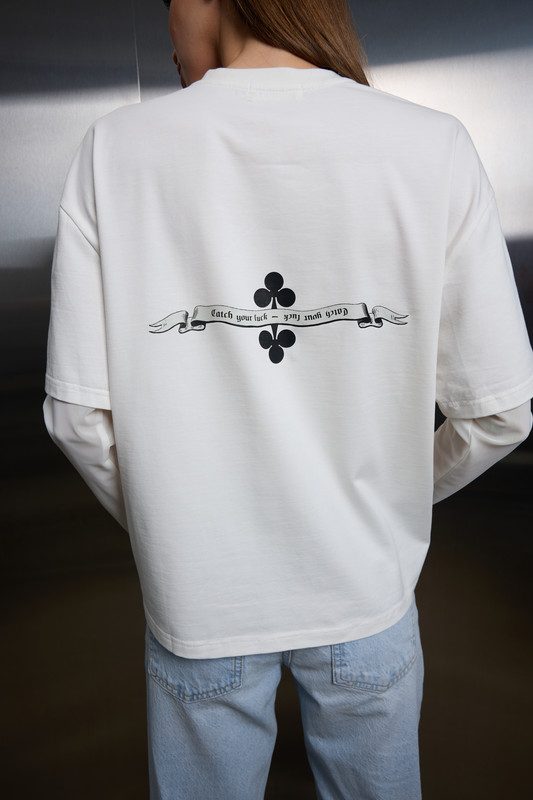 Футболка з напівпрозорими сітчастим рукавами - Зображення 4