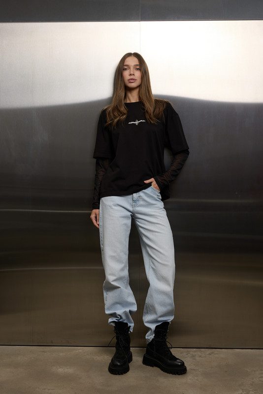 Футболка з напівпрозорими сітчастим рукавами