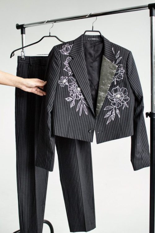 Брючний костюм у смужку