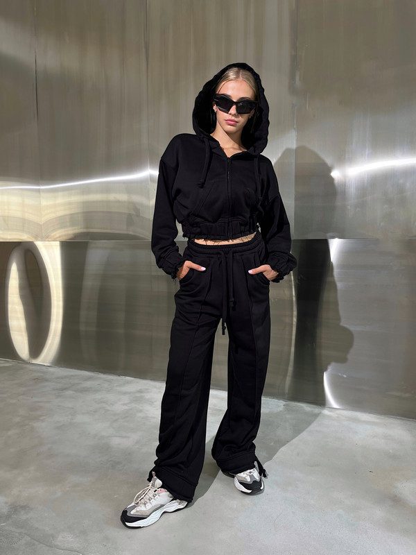 костюм чорний