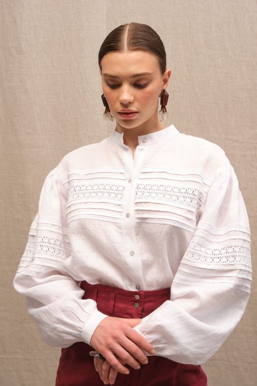 Сорочка з защипами та мереживом