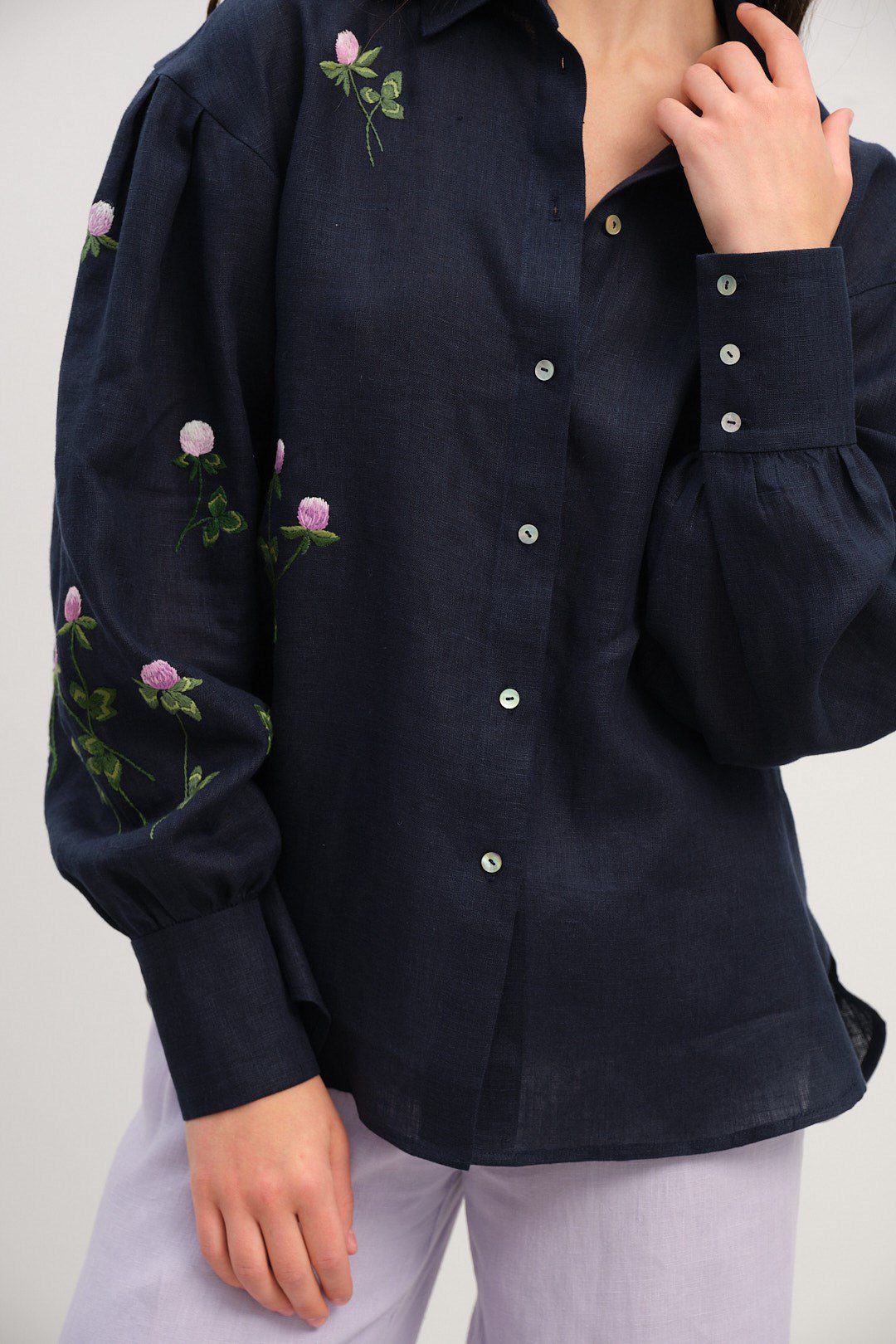 Сорочка з ручною вишивкою конюшини - Зображення 4