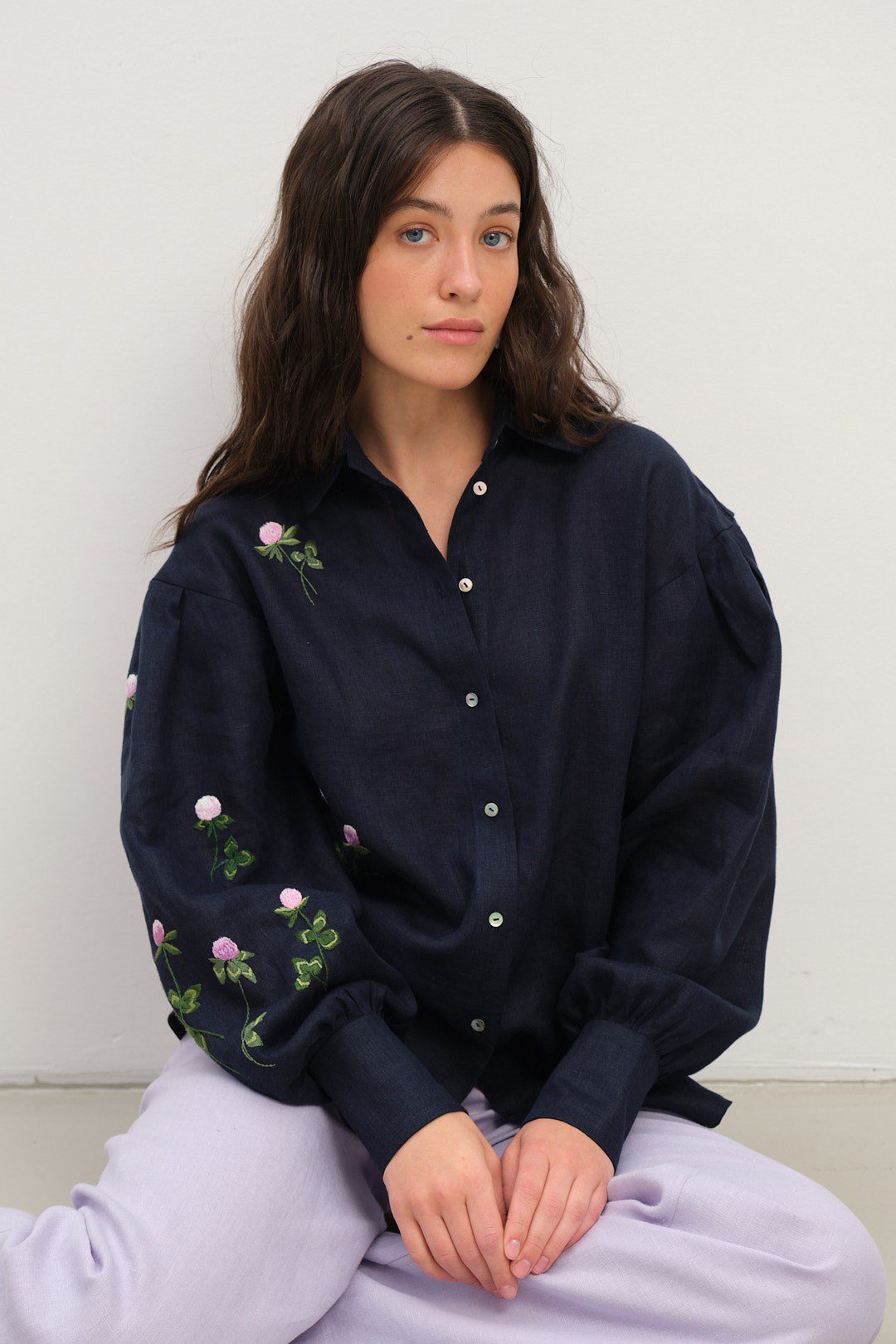 Сорочка з ручною вишивкою конюшини - Зображення 3