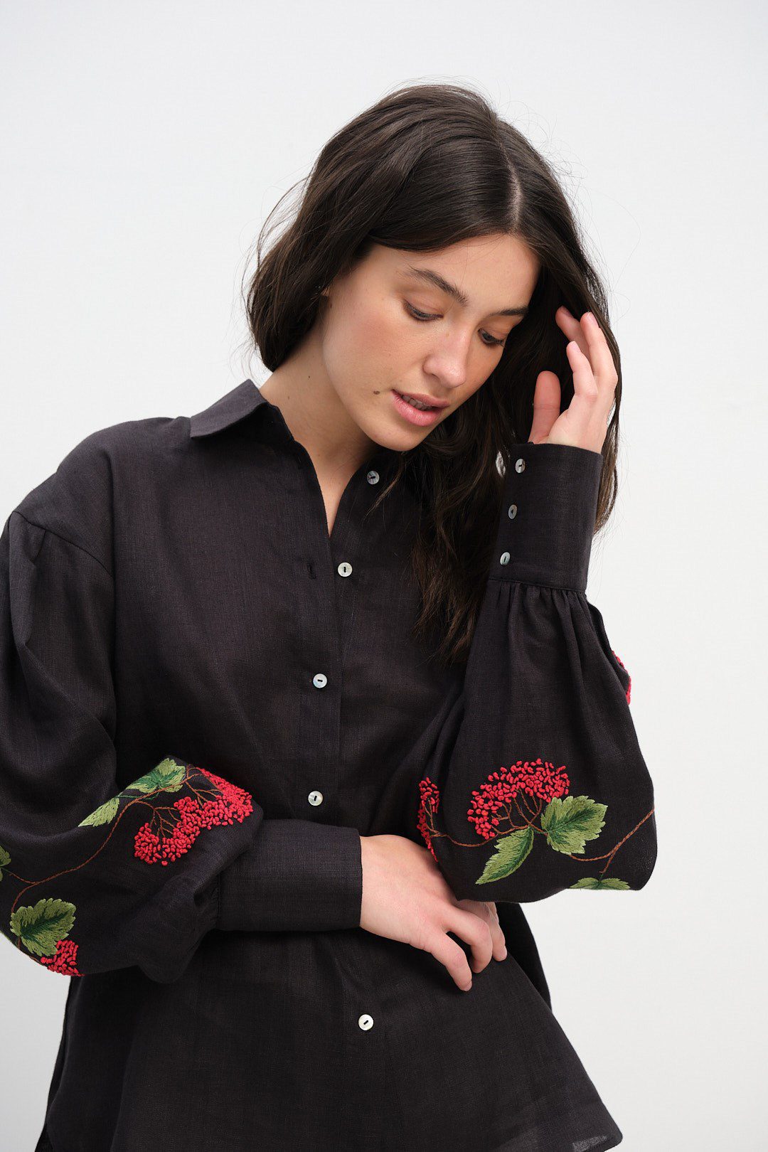 Сорочка з ручною вишивкою калини - Зображення 3